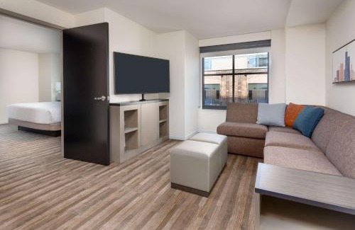 West Loop Hotel | Hyatt House Chicago West Loop-Fulton Market