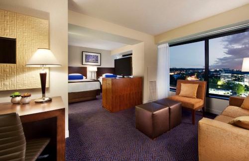 Lisle Hotel | Hyatt Regency Lisle near Naperville