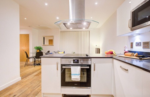 Peninsula Apartment | Hybrid Resi Greenwich