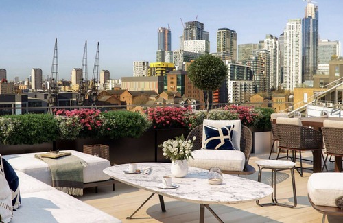 Uxbridge South Apartment | Hybrid Resi - Uxbridge | 3 Bed Apartment