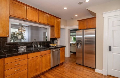 Hyde Park House | Hyde Park Hideaway! 4BED + Walkabout to HP Square!