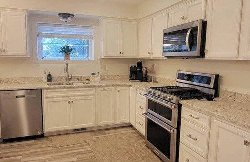 Hyde Park House | Hyde Park Hideaway 5 minutes north of Logan & USUn