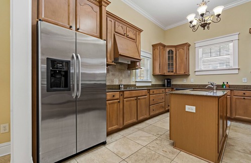 Hyde Park House | Hyde Park Home, Family & Pet-Friendly