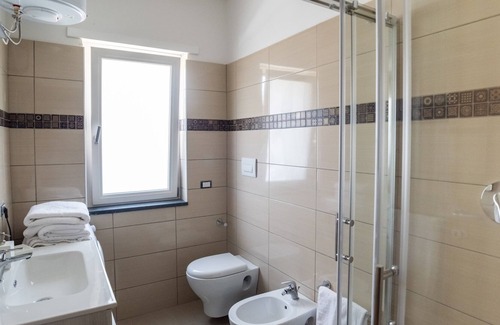 Casal Velino Apartment | Hyele Experience: Three Bedroom Deluxe Apartment with Balcony