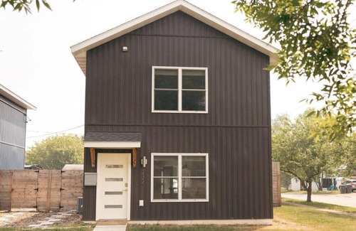 Duluth House | Hygge Home🌲Family Retreat ☀️ Pet Friendly 🐾 Fully Fenced Yard 🌾