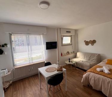 Bethune Apartment | Hypercentre Béthune - 4 pers - Parking privé