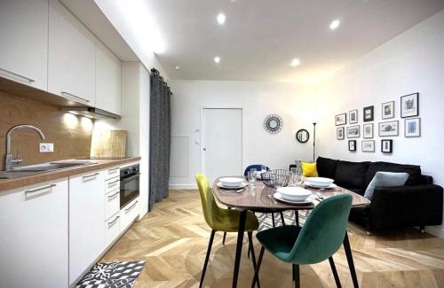 Madeleine-Champ de Mars Apartment | Hypercentre Charmant 2 Chambres Au Calme avec Joli Patio Privatif