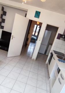 Agen Apartment | Hypercentre grand appartement lumineux 3 chambres parking