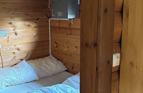 Onglavika Cabin | Hytte ved Sjøen med Egen Brygge - 20 min fra Bergen Sentrum