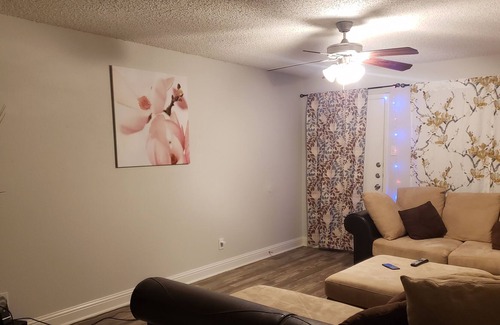 Grapevine House | I also like a peaceful stay away from home