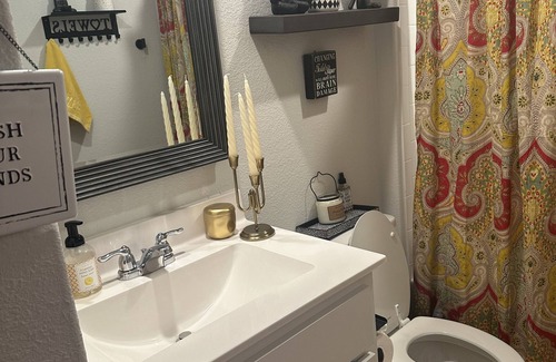 Justin House | I bedroom/1 bathroom. Available in our home. Beautiful and relaxing!