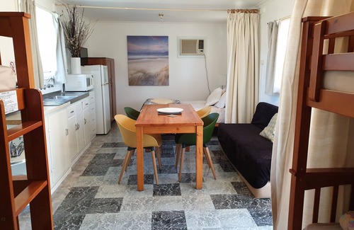 Brownlow Ki Cabin | I Caravan Park, Kingscote