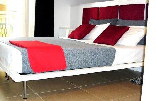 Bronte Apartment | I Cugi Metropolis