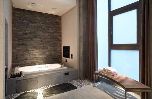 Taoyuan District Hotel | I DO Motel