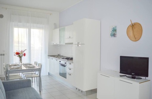 Foggetta Apartment | I Gabbiani 09 - Volo - Three-room apartment on the first floor with balcony