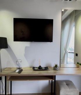 Vlore Apartment | I N S P I R E by Sea View Suites