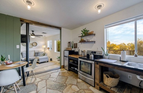 Redding Apartment | I Studio I view 53
