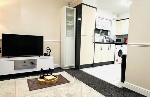 Crays Hill House | Ibate Apartments - Cozy 2 Bedroom Home