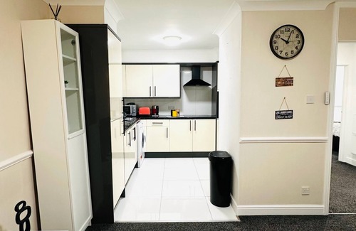 Crays Hill House | Ibate Apartments - Cozy 2 Bedroom Home