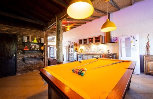 Praia do Rosa House | Ibiraquera Guest House Beautiful villa with pool and jacuzzi