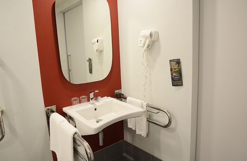 Ban Mai Hotel | ibis Bangkok IMPACT