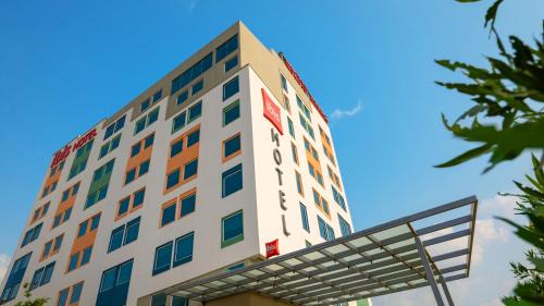 Vyalikaval HBCS Layout Hotel | ibis Bengaluru Hebbal - An Accor Brand