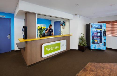 Redcliffe Hotel | ibis Budget Perth Airport
