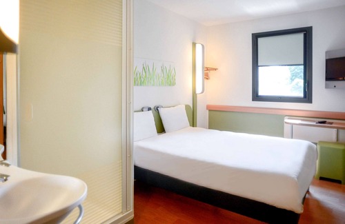 Poitiers Hotel | ibis budget Poitiers Centre Gare