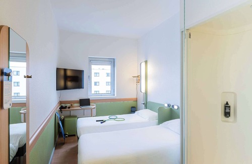 Sao Pedro da Afurada Hotel | ibis budget Porto Gaia