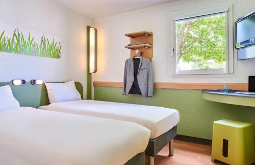 Coignieres Hotel | Ibis Budget Versailles Coignieres