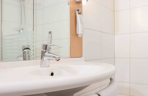 Petershausen-West Hotel | ibis Konstanz