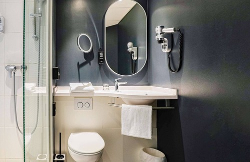Findel Hotel | ibis Luxembourg Aéroport