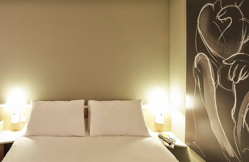 Saulce-sur-Rhone Hotel | ibis Montelimar Nord