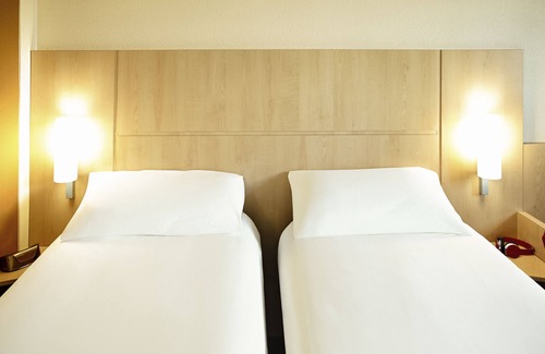 Madeleine-Champ de Mars Hotel | ibis Nantes Centre Gare Sud