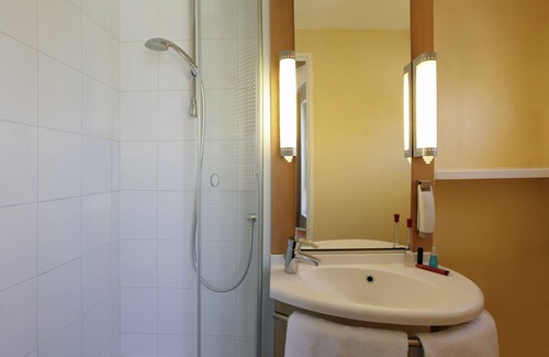 Madeleine-Champ de Mars Hotel | ibis Nantes Centre Gare Sud