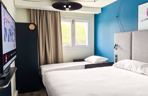 Costieres Hotel | ibis Nimes Ouest