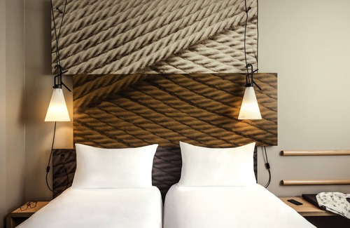 Montigny-le-Bretonneux Hotel | ibis Saint Quentin En Yvelines Velodrome