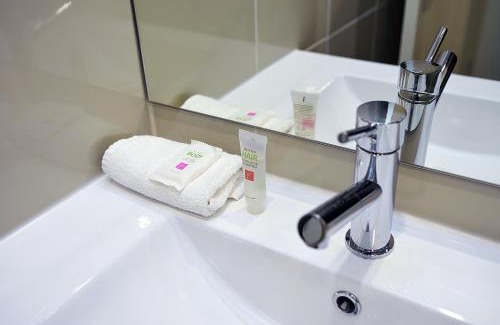 Melbourne Central Business District Hotel | ibis Styles Kingsgate Hotel