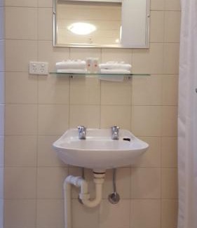 Melbourne Central Business District Hotel | ibis Styles Kingsgate Hotel