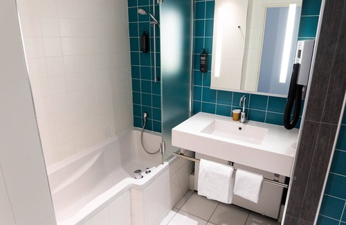Montrouge Hotel | ibis Styles Paris Porte d’Orléans Hotel