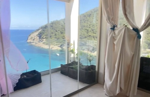 Cala Llonga Apartment | IBIZA BEACH FRONT PENTHOUSE