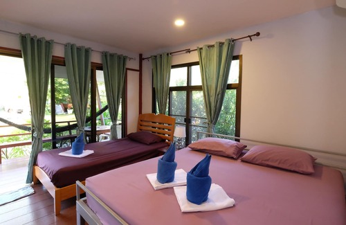 Haad Yao Hotel | Ibiza Beach Resort