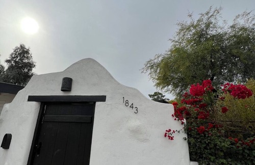 Camelback East Apartment | IBIZA - Charming, Chic Suite in Biltmore Area - King, Wifi, Mins from Airport