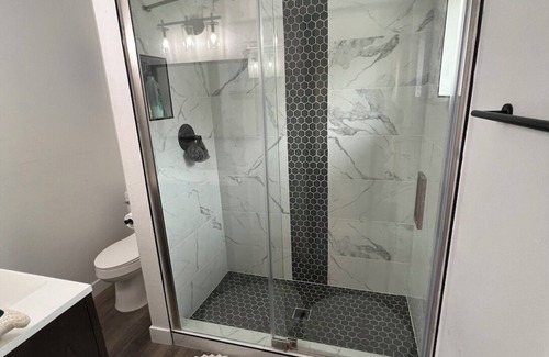 Camelback East Apartment | IBIZA - Charming, Chic Suite in Biltmore Area - King, Wifi, Mins from Airport