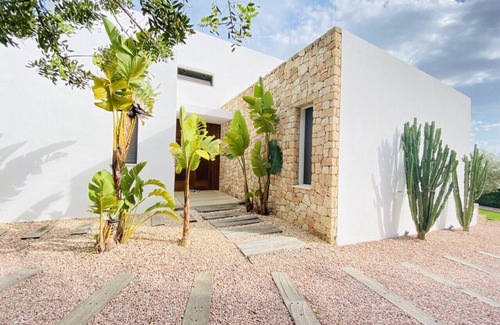 Santa Eulalia del Rio Villa | Ibiza luxury villa - exquisite contemporary lifestyle close to hot spots.
