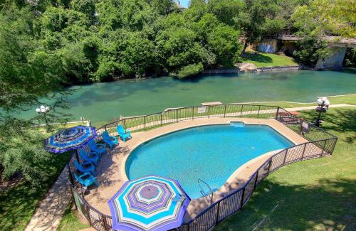 New Braunfels Apartment | IC 209 Comal Escape