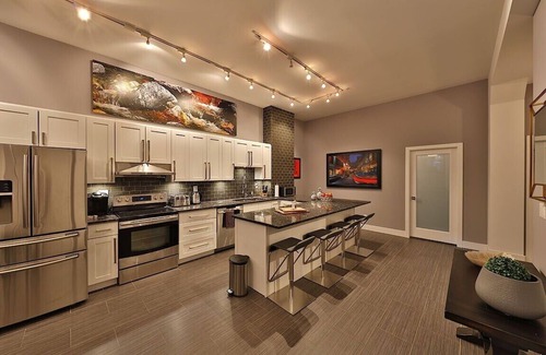 Downtown Edmonton Apartment | Ice District | 2 Kings | Private Parking | Patio
