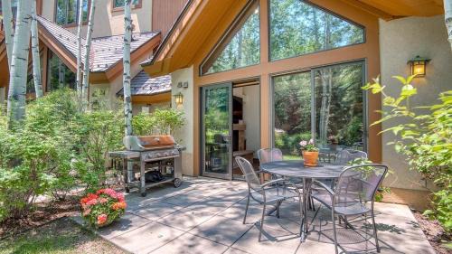 Edwards House | Icegrass Chalet