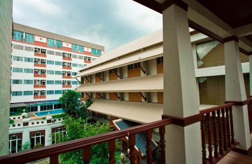 Talat Phlu Hotel | iCheck inn Thapra