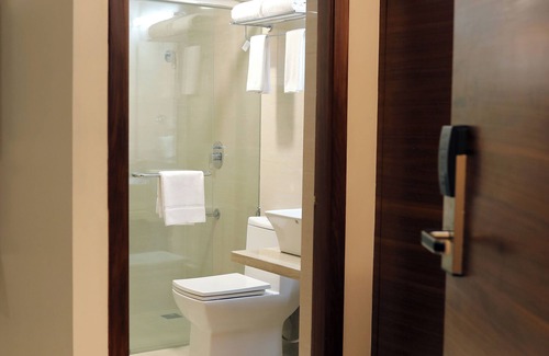 Whitefield Hotel | Icon Grand Hotel by Bhagini